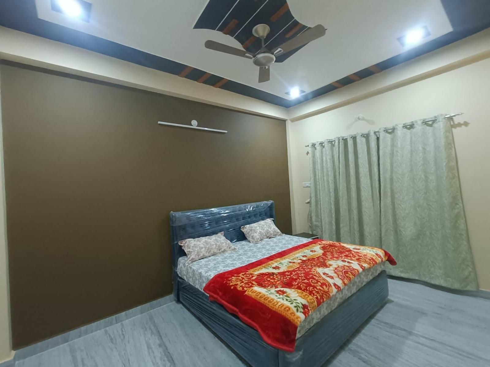Отель Sarvodaya Residency Ayodhya Экстерьер фото